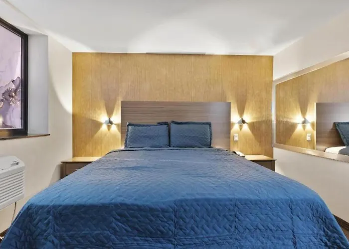 Casa Blanca Hotel Brooklyn